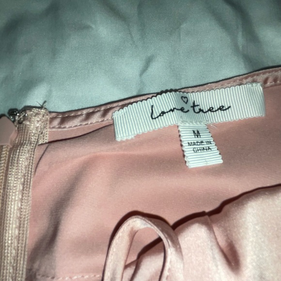 ✨Puff-Sleeve Bodysuit✨ - Picture 2 of 3